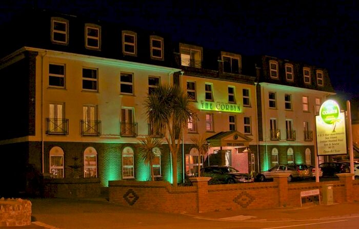 1 Bedroom Flat To Rent In Sea Front, Torquay, TQ2