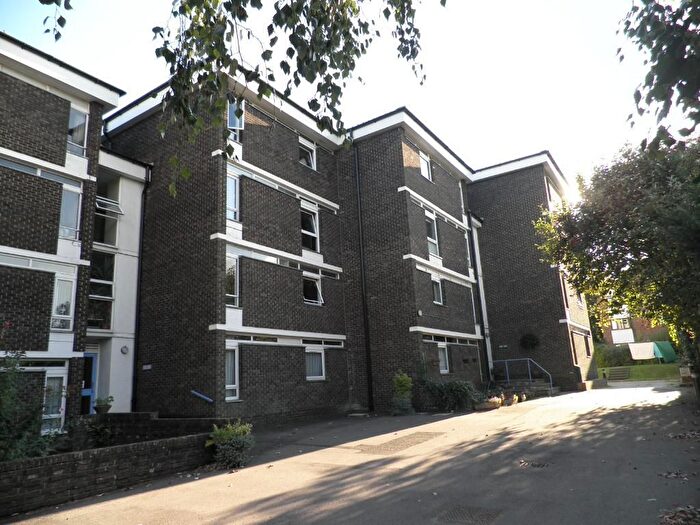 2 Bedroom Flat To Rent In New Dover Road, Canterbury, CT1
