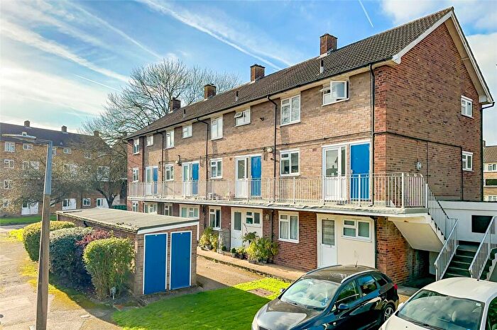 1 Bedroom Flat For Sale In Hughenden Road, St. Albans, Hertfordshire, AL4