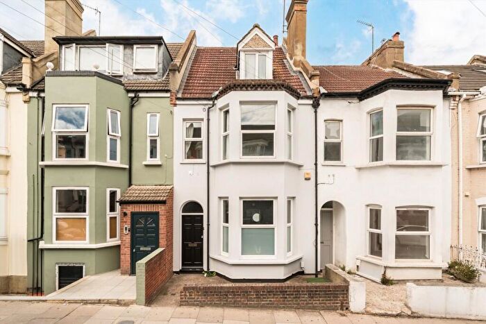 1 Bedroom Flat For Sale In Floyd Road, Charlton, SE7