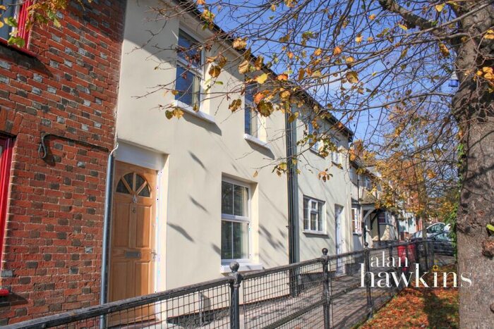 2 Bedroom Terraced House To Rent In High Street, Royal Wootton Bassett, SN4