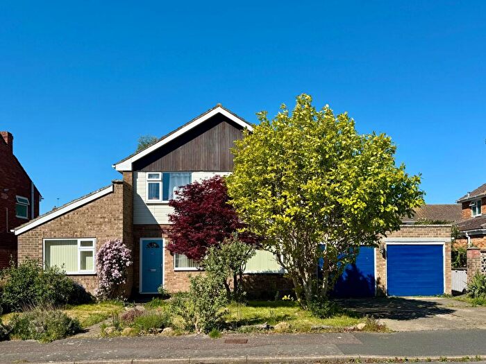 4 Bedroom Detached House For Sale In Fettiplace, Wantage, OX12