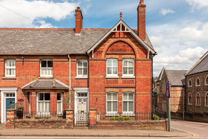 4 Bedroom End Of Terrace House To Rent In High Street, Berkhamsted, Hertfordshire, HP4