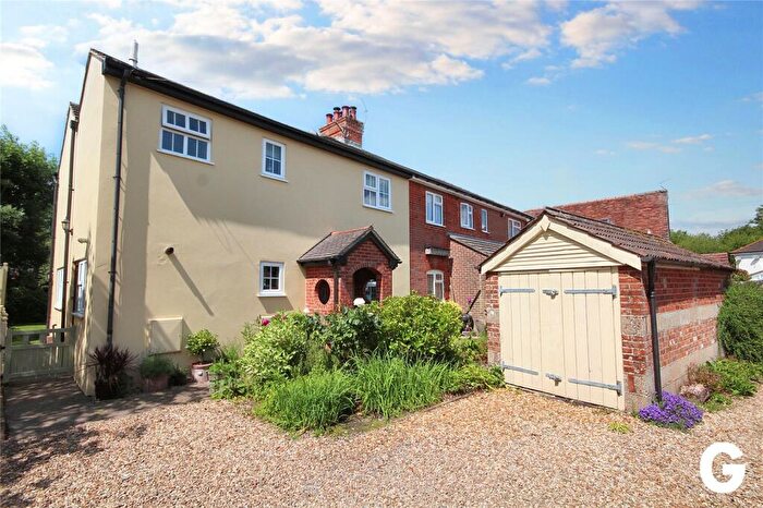 3 Bedroom Semi-Detached House For Sale In Duck Island Lane, Ringwood, Hampshire, BH24
