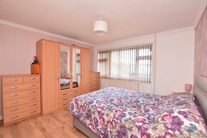 2 Bedroom Semi-Detached Bungalow For Sale In Beverley Gardens, Dymchurch, TN29