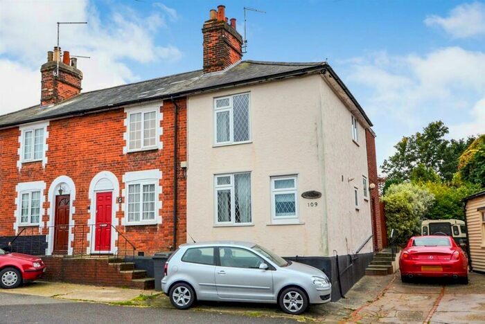2 Bedroom End Of Terrace House To Rent In Main Road, Danbury, CM3