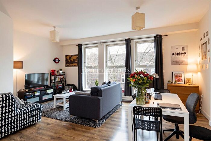 2 Bedroom Flat To Rent In Grays Inn Road, London, WC1X