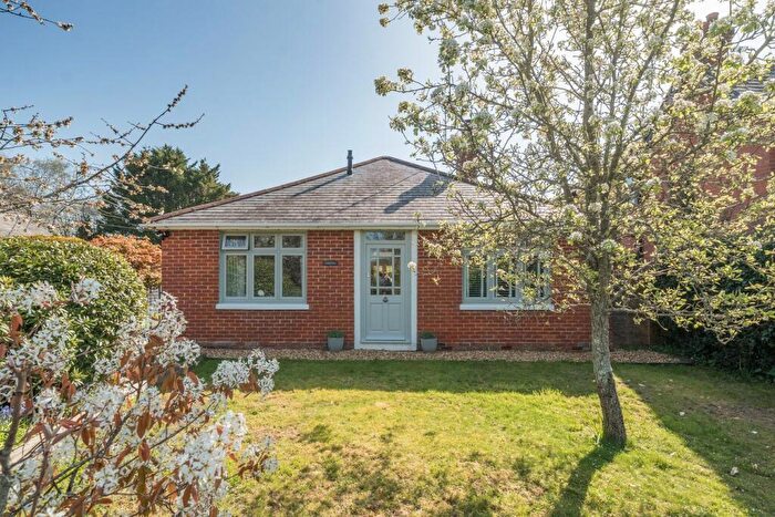 3 Bedroom Detached Bungalow For Sale In Bourne Road, Woodlands, Southampton, SO40
