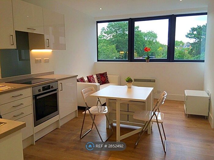 1 Bedroom Flat To Rent In Hanover House, Reading, RG1