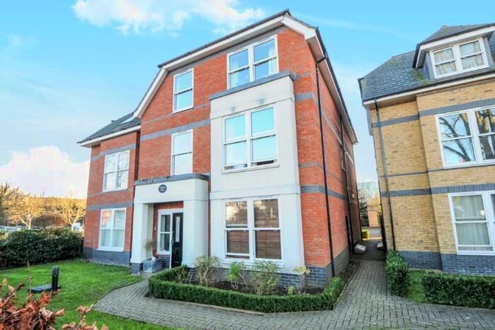 2 Bedroom Flat To Rent In Vicarage Road, Egham, Surrey, TW20