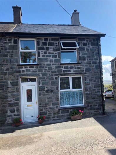 3 Bedroom Terraced House For Sale In Ty'r Llan, Trawsfynydd, Blaenau Ffestiniog, Gwynedd, LL41