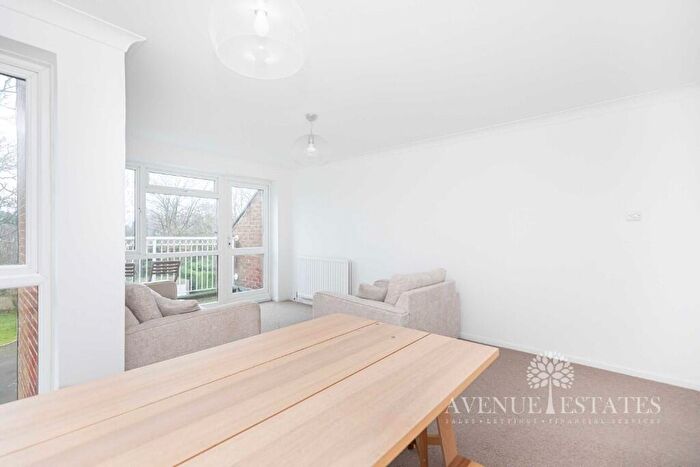 2 Bedroom Apartment For Sale In Wellington Road, Bournemouth, Dorset, BH8