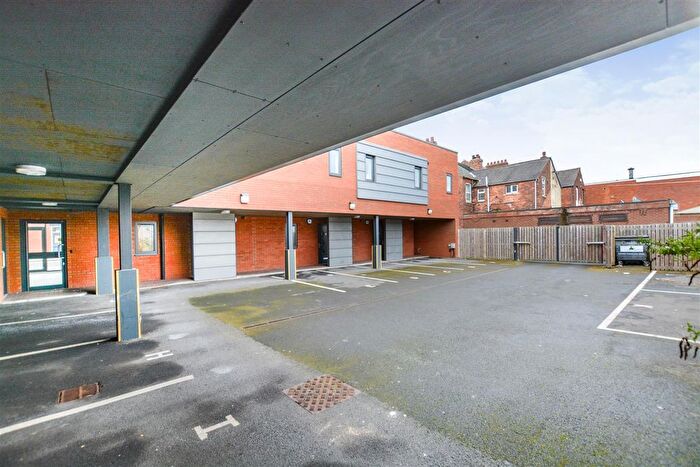 2 Bedroom Flat To Rent In Mary Street, Scunthorpe, DN15