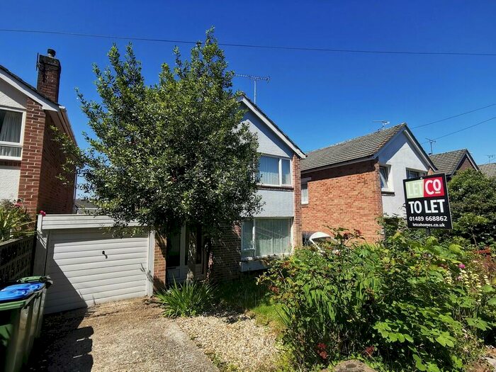 3 Bedroom Link Detached House To Rent In Glencarron Way, Southampton, SO16