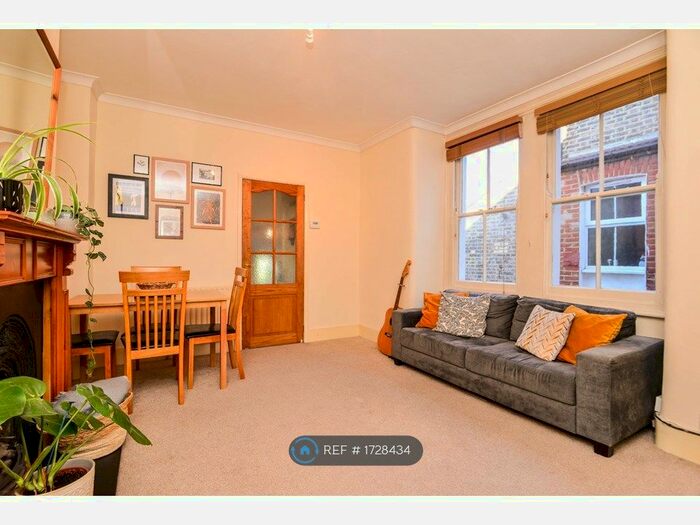 1 Bedroom Flat To Rent In Gambole Road, London, SW17