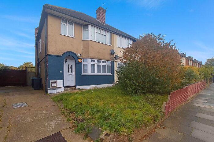 2 Bedroom Flat For Sale In Osborne Road, Enfield, EN3