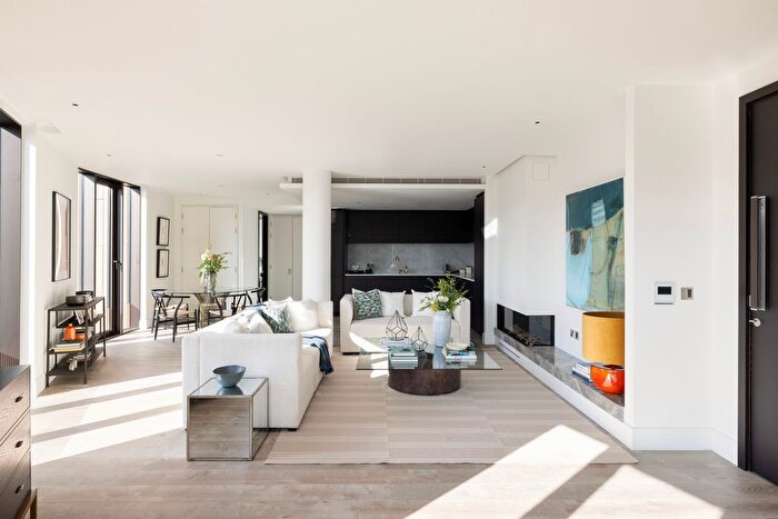 2 Bedroom Flat For Sale In Marylebone Lane, London, W1U