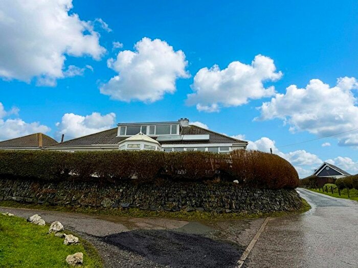 5 Bedroom Bungalow To Rent In Pelanyk, Housel Bay, TR12