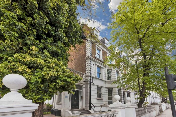 3 Bedroom Flat To Rent In Holland Road, London, W14