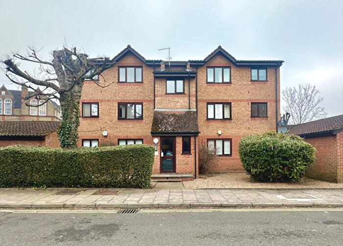 Studio To Rent In Mornington Road, London, SE8