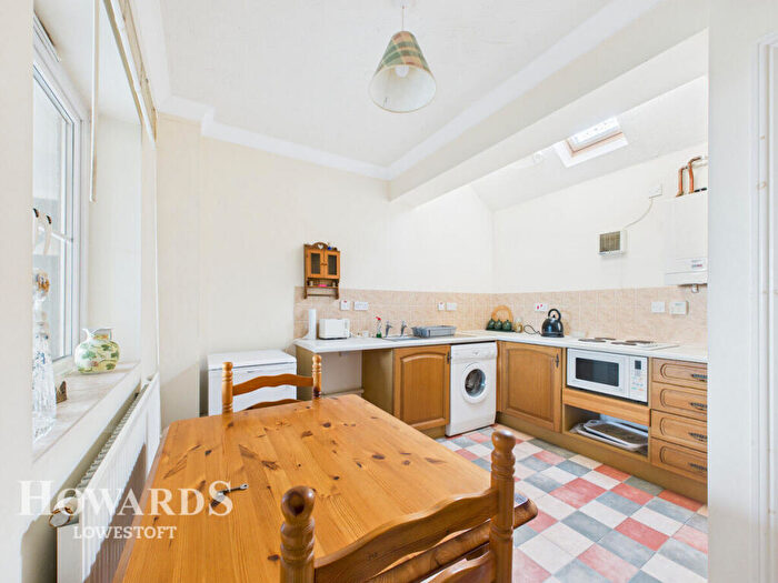 1 Bedroom Terraced House For Sale In High Path, Kessingland, NR33