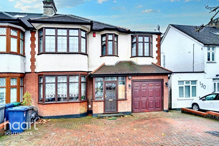 5 Bedroom Semi Detached House For Sale In Cat Hill, Barnet, EN4