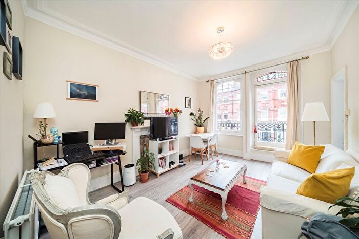 1 Bedroom Flat To Rent In Stonor Road, London, W14