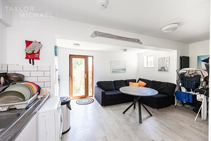 4 Bedroom Semi-Detached House To Rent In Norwich Drive, Brighton, BN2