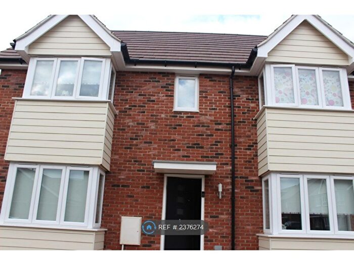 3 Bedroom Detached House To Rent In Cotswold Way, Whitehouse, Milton Keynes, MK8