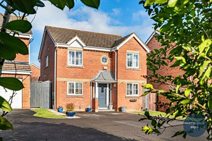 4 Bedroom Detached House For Sale In Price's Way, Brackley, NN13