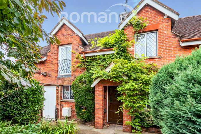 3 Bedroom Detached House To Rent In Hall Court, SL3