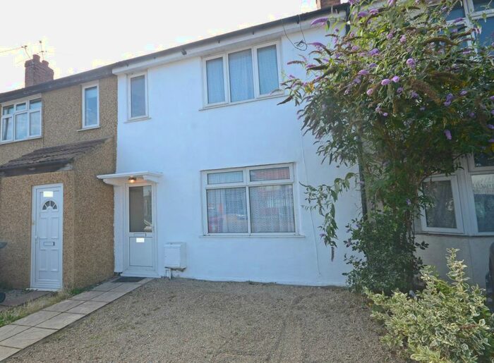 3 Bedroom Property To Rent In Mill Street, Slough, SL2