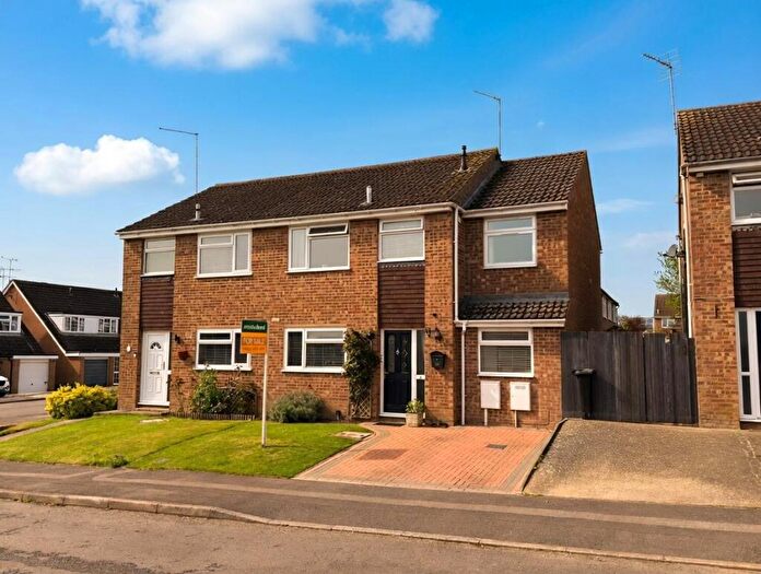 4 Bedroom Semi Detached House For Sale In Lime Grove, Bugbrooke, Northamptonshire, NN7