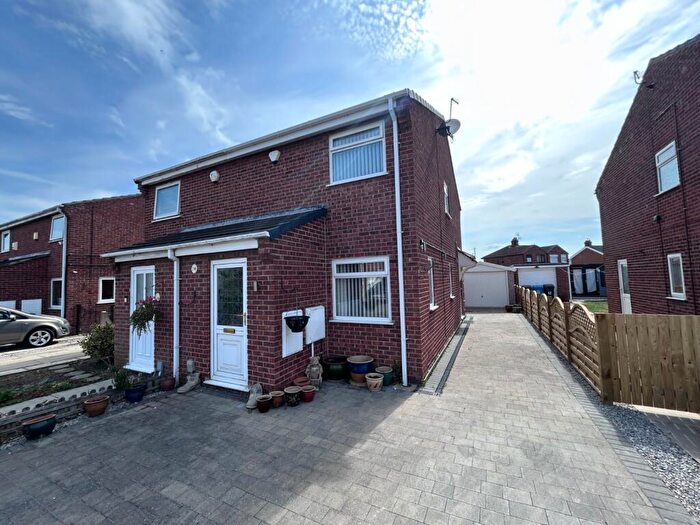 2 Bedroom Semi-Detached House To Rent In Primrose Drive, Hull, HU5