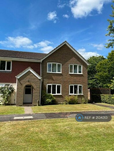 1 Bedroom Flat To Rent In Swan Way, Church Crookham, Fleet, GU51