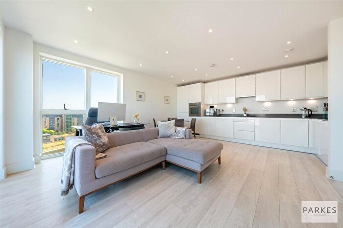2 Bedroom Apartment To Rent In Abbotsford Court, Lakeside Drive, Park Royal, NW10