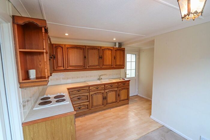 2 Bedroom Bungalow For Sale In Oakhurst Road, Battle, TN33