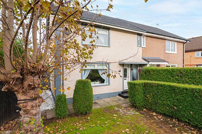 2 Bedroom Semi Detached House For Sale In Drakemire Avenue, Glasgow, G45