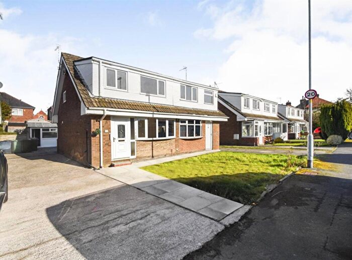 3 Bedroom Semi-Detached House To Rent In Merton Grove, Tyldesley, M29