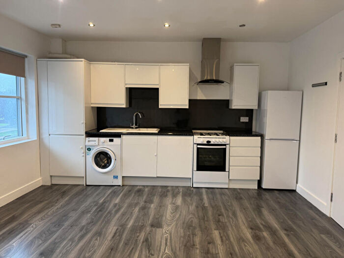 1 Bedroom Flat To Rent In No Deposit Option Available, Chase Cross Road, Romford, Essex, RM5
