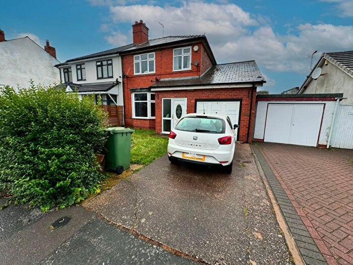 4 Bedroom Semi-Detached House To Rent In Ravenscroft Road, Willenhall, WV12