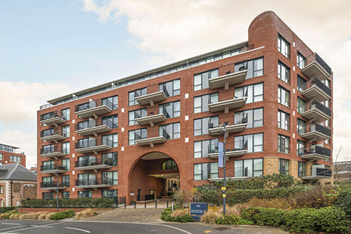 2 Bedroom Apartment For Sale In Thunderer Walk, London, SE18