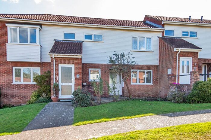 2 Bedroom Flat For Sale In Cavendish Square, Longfield, Kent, DA3