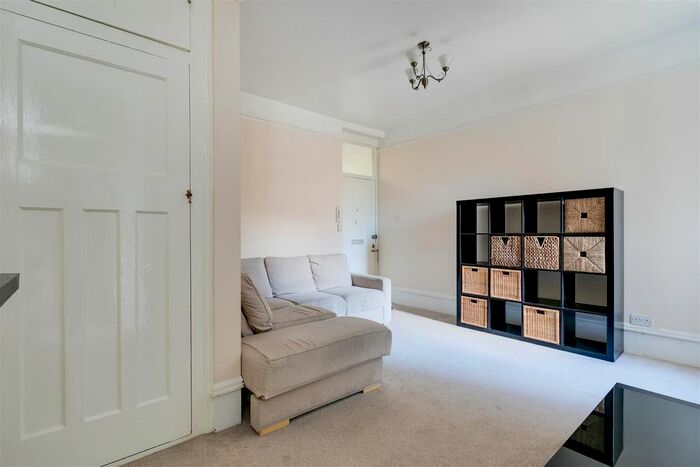 2 Bedroom Flat To Rent In Arlington Park Mansions, Sutton Lane North, London, W4