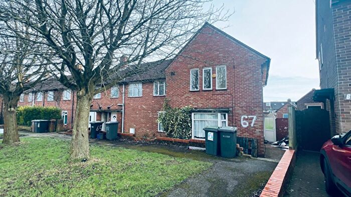 3 Bedroom Semi-Detached House To Rent In Cowridge Crescent, Luton, LU2