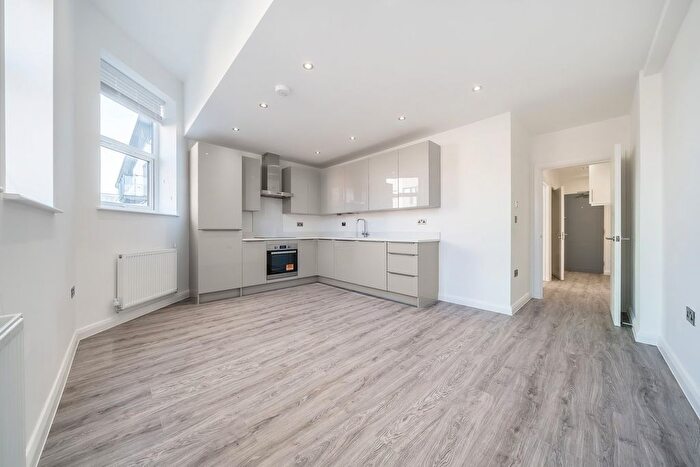 1 Bedroom Flat To Rent In Garratt Lane, Tooting, London, SW17