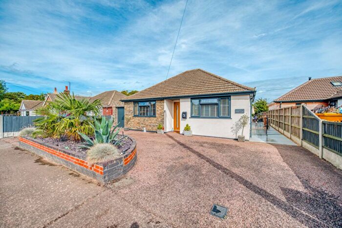 2 Bedroom Detached Bungalow For Sale In Easterley Way, Hemsby, NR29