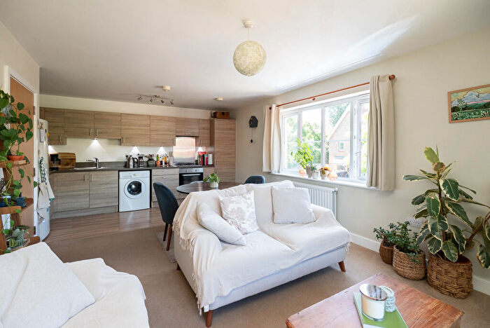 2 Bedroom Apartment For Sale In Breakspear Gardens, Beare Green, Dorking, RH5
