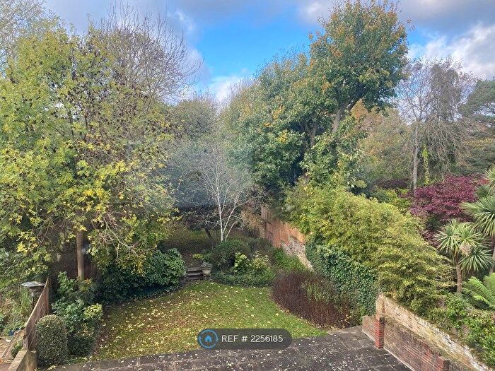 1 Bedroom Flat To Rent In Downesbury, London, NW3