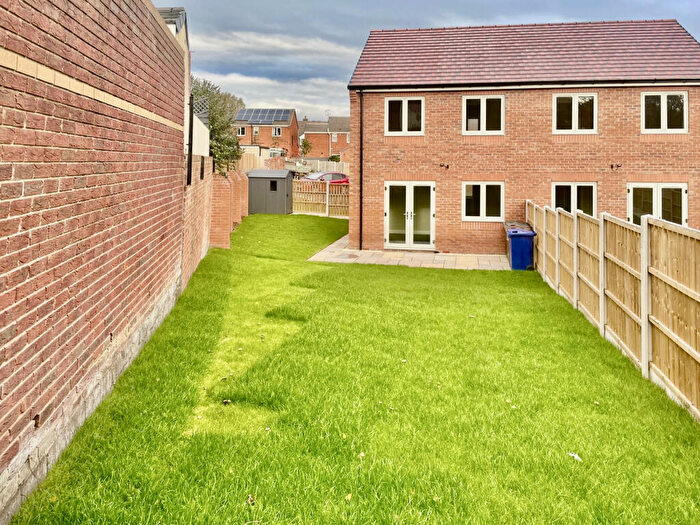 3 Bedroom Semi Detached House To Rent In The Hawthorns, Hemingfield, Barnsley, S73